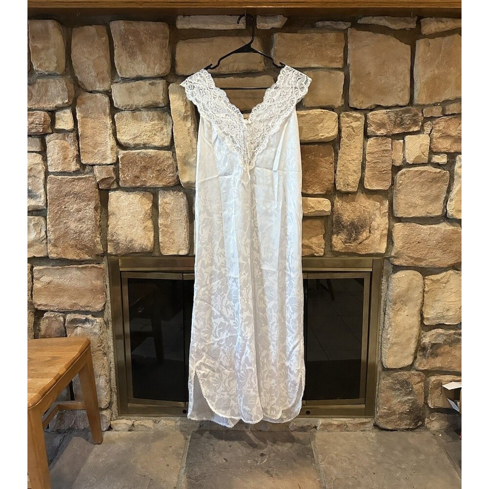 VTG Miss Dior 70s White Slip Dress Nightgown Satin Jacquard Lace Sz P USA Bridal